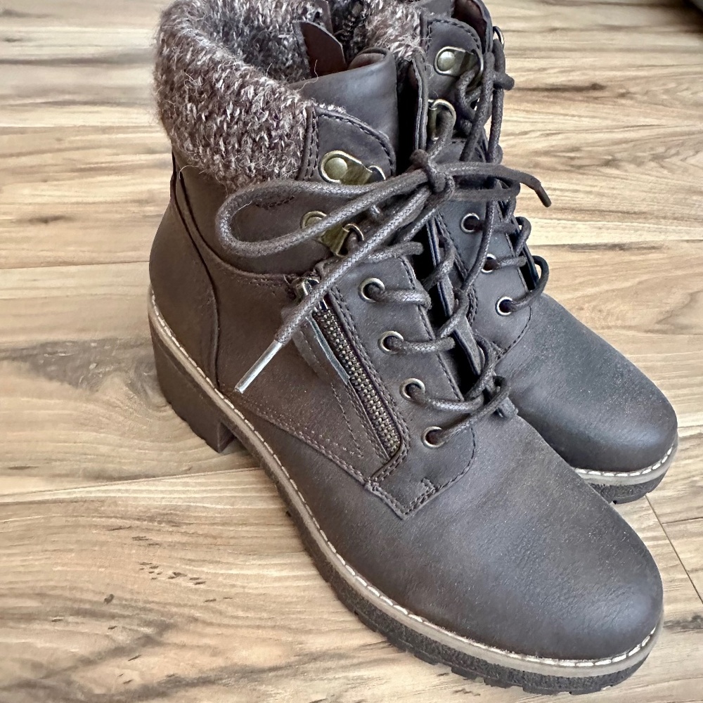 Cliffs lace up roper boots size 8